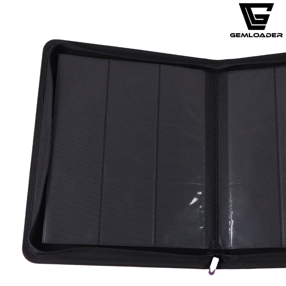 Der Premium-3-X4-toploader-fit-collectors-binder-216-pockets-3X3 von innen mit 9 Taschen und Platz für 216 Karten.